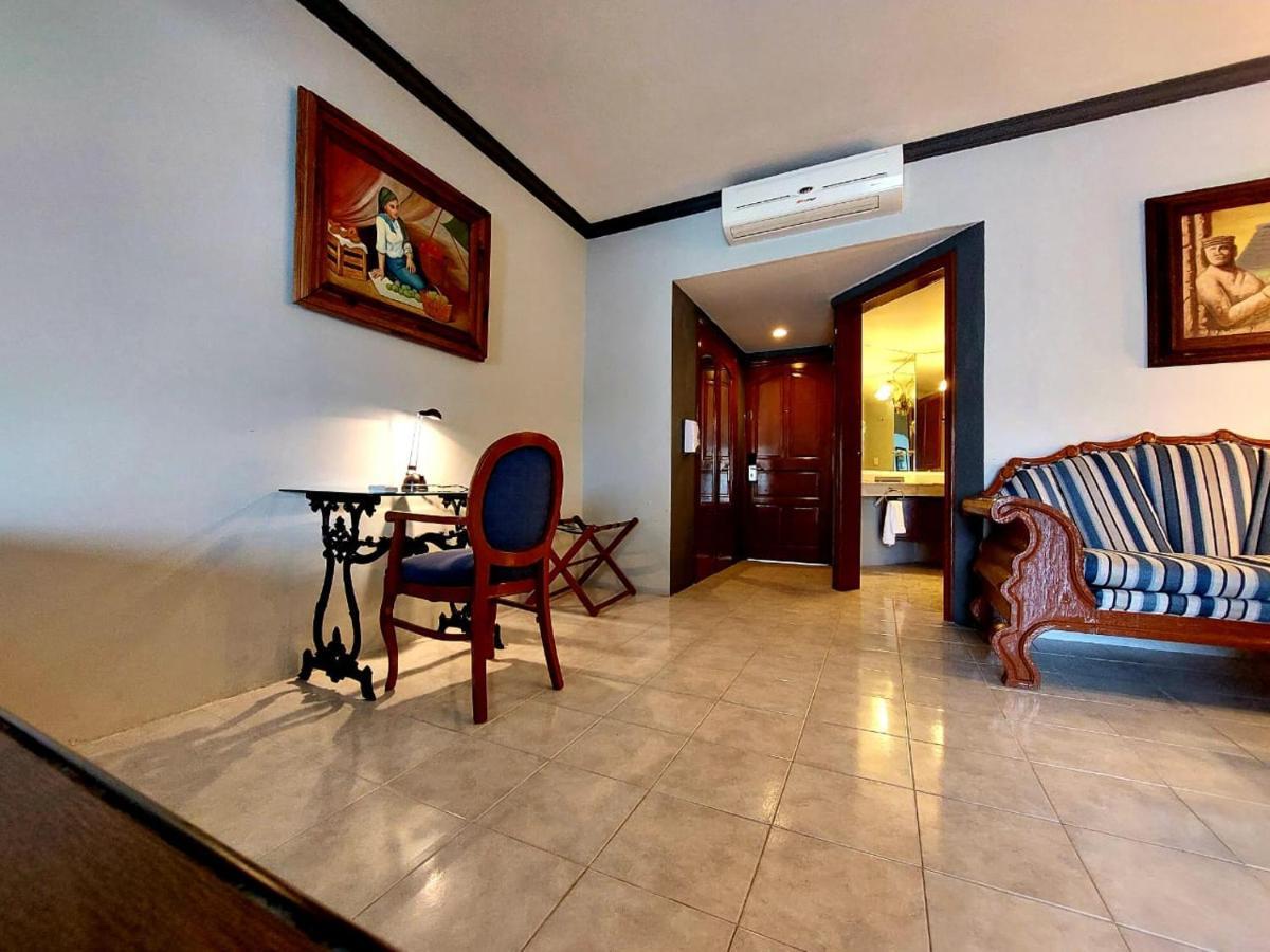 Gran Hotel Hacienda De La Noria Aguascalientes Exterior photo A room at the hotel