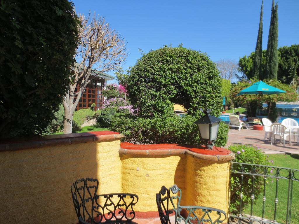 Gran Hotel Hacienda De La Noria Aguascalientes Exterior photo The pool area at the Hotel El Peregrino